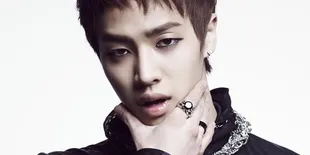 'Selca' Kikwang Curi Perhatian Tweeps