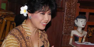 Baju Pernikahan Krisdayanti Masih di Semarang