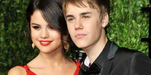 Ciuman Pasca Oscar Justin Bieber - Selena Gomez!