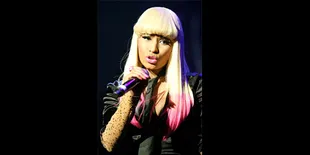 Nicki Minaj Ragukan Orang Sekitarnya