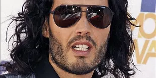 Russell Brand - Danny Boyle Bikin Film Bola