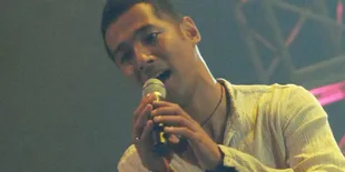 Marcell Siahaan Pakai Celana Silat di JFF 2011