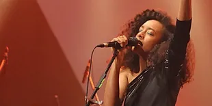 Corinne Bailey Rae Mampu Hangatkan JJF 2011