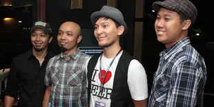 Mike's Band Dicomot Dari Nama Situs Porno
