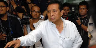 Saksi Bela Istri Moerdiono