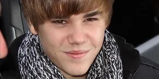 Bieber - Rihanna Galang Dana Untuk Korban Tsunami Jepang