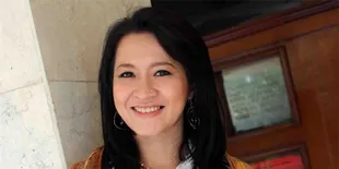Okie Agustina Beri Kado Spesial Buat Pasha!