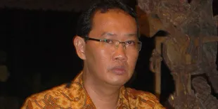 Keluarga Tak Tahu Penyebab Moerdiono Terpikat Poppy