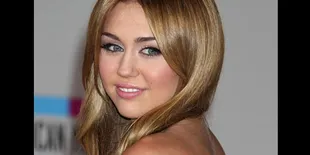 Miley: Mending Suara Jelek Daripada Lip-Sync