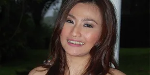 Tak Ribet, Alasan Debby Ayu Terima Job 'Horor'