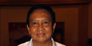 Seharusnya Maryati Yang Gugat Cerai Moerdiono