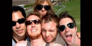 Kamukah Yang Dicari Maroon 5 di Indonesia?