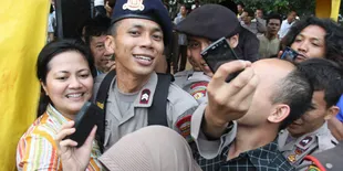 Roy Suryo Sayangkan Foto Norman Kamaru Beredar