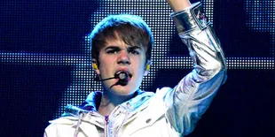 Tur Manila, Justin Bieber Muntah di Belakang Panggung