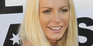 Lepas Hugh Hefner, Crystal Harris Pacari Pria Muda?