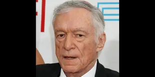 Demi Kepuasan 'Bercinta', Hugh Hefner Relakan Pendengaran