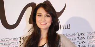 Luna Maya Buka LM For Hardware Malang