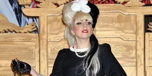 Little Monster Indonesia Pengen Lady GaGa Pakai Batik!