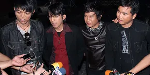 Wali Band Grogi Duet Dengan Syahrini