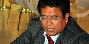 Hotman Minta Ruhut Mundur Dari DPR