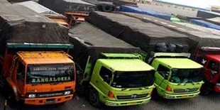 Kembali Antrean Panjang Truk di Pelabuhan Merak