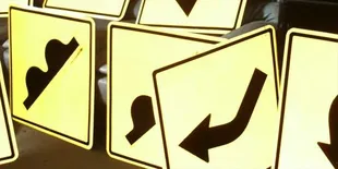 Rambu Lalu Lintas Mulai Direlokasi