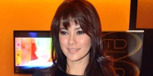 Ramadhan, Olla Ramlan Kangen Kebersamaan Dengan Alex Tian