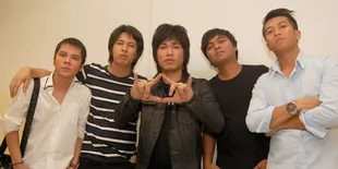 Armada Band Bangga Sepanggung Dengan Iwan Fals