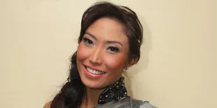 Ayu Dewi Merasa Tak Cocok Pakai Kaftan