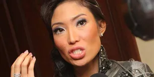 Ayu Dewi Tak Takut Pembantu Infal