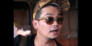 Uniknya Lebaran Indra Bekti: Nobar Sidang Isbat