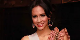 Nadine Alexandra Habiskan Lebaran di Brazil