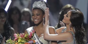 Leila Lopes Lancar Dalam Tanya Jawab 5 Besar