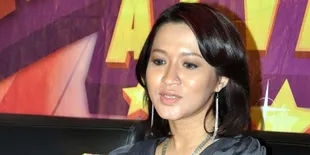 Okie Agustina Tak Pisahkan Keisha Dari Pasha