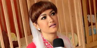 Dicekal MUI, Julia Perez Tetap Seksi