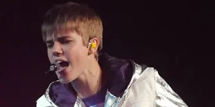 Wah! Fans Menahan Justin Bieber di Brazil?