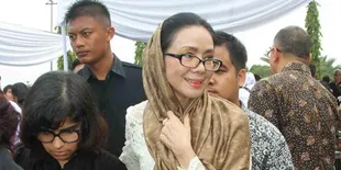 Poppy Dharsono 17 Bulan Temani Moerdiono