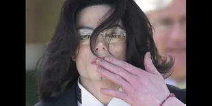 Michael Jackson Derita Infeksi Jamur Kuku Akut