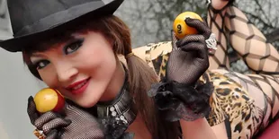 Fifie Buntaran: Melinda Dee Lebih Religius