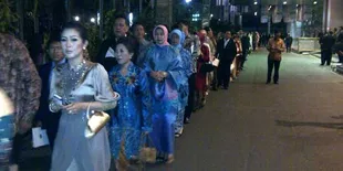 Antre Panjang Tamu di Resepsi Ibas-Aliya