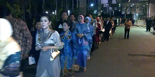 Resepsi Ibas-Aliya, Pejabat Pun Harus Antri Dulu