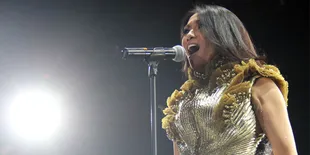 Penonton Berharap Lebih Di Konser Anggun