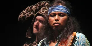 Gugun Blues Shelter Bawakan Lagu Steve Ray Vaughan