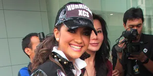 Kado Natal, Jupe Minta Dinikahi Gaston Castano