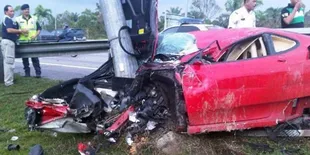 Ferrari F430 Hancur Akibat Sopir 'Narsis'