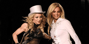 Madonna Bantah Kolaborasi Dengan Britney Spears