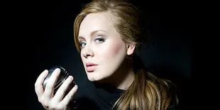 Adele Raih Best Pop Solo Performance di Grammy 2012