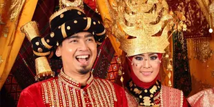 Tamu Resepsi Ustad Solmed Membludak