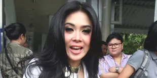Syahrini Setiap 30 Menit Ditelepon Pacar