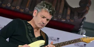 'Java Jazz on the Move', Chris Standring Pukau Penonton